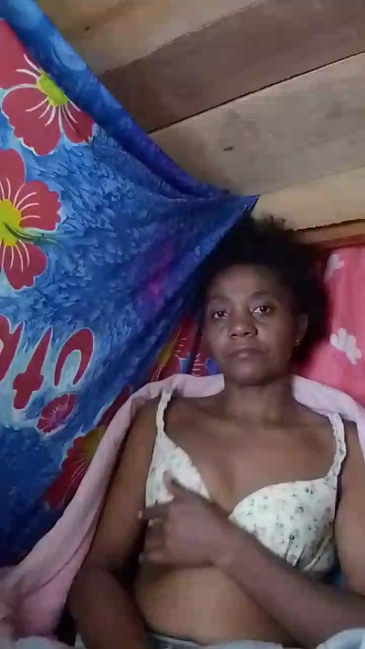 gina3 live cam on Cam4