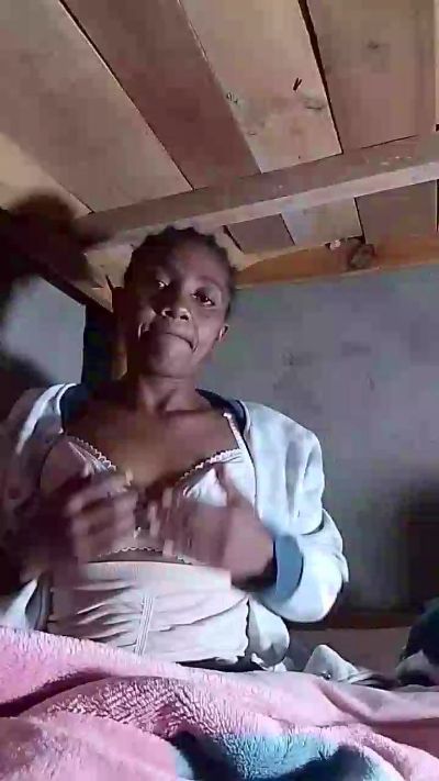 gina3 live cam on Cam4