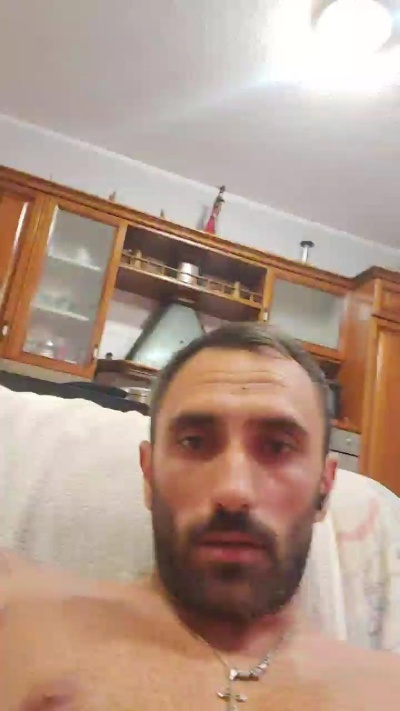 giovanni19932 live cam on Cam4