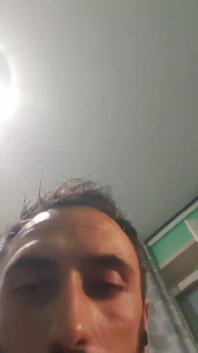 giovanni19932 live cam on Cam4