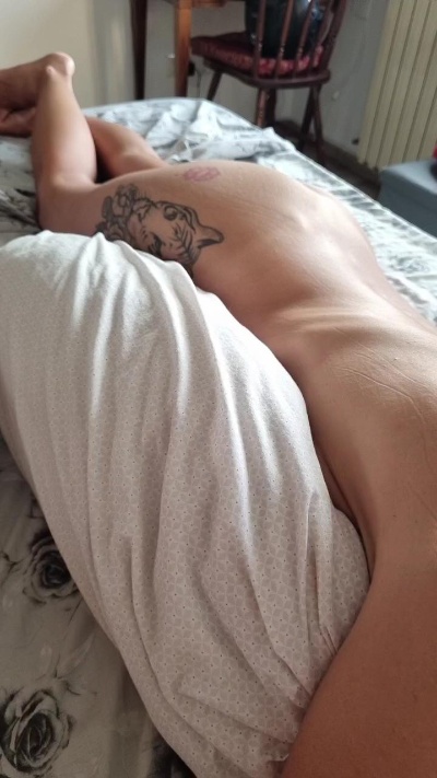 giovanni344 live cam on Cam4