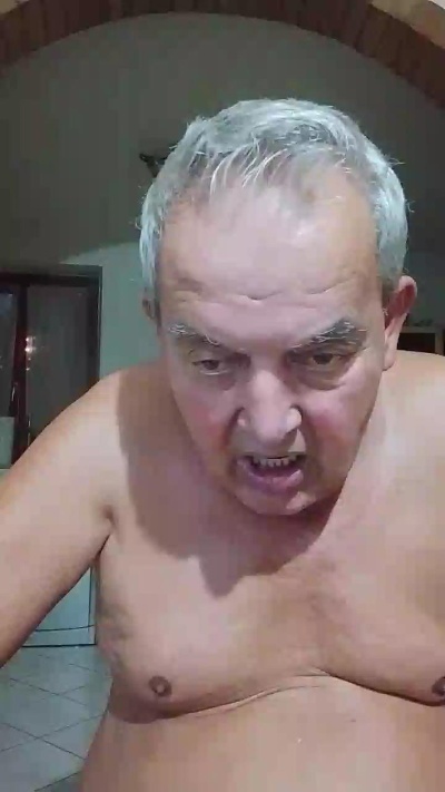 giovanniAP live cam on Cam4