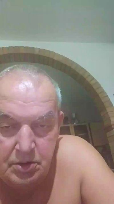 giovanniAP live cam on Cam4