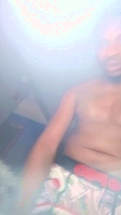 giovannidadon1 live cam on Cam4