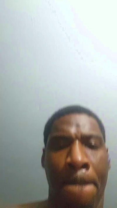 giovannidadon1 live cam on Cam4