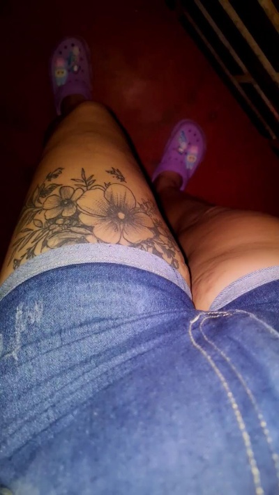 girl_pee live cam on Cam4