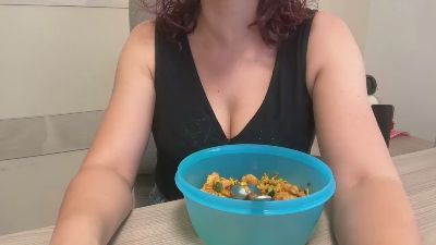 girlinoffice live cam on Cam4