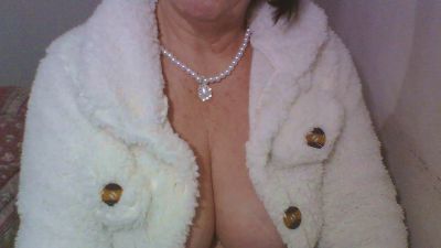 girlyold live cam on Cam4