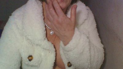 girlyold live cam on Cam4