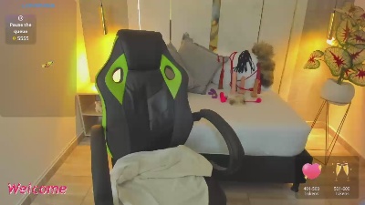 gisela27 live cam on Cam4