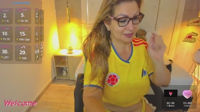 gisela27 live cam on Cam4