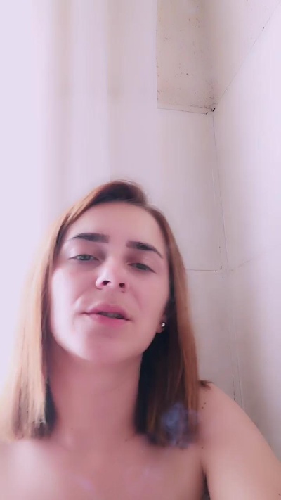 giulysexy4 live cam on Cam4