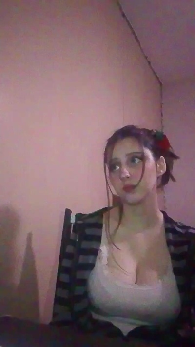 gladysjunior live cam on Cam4