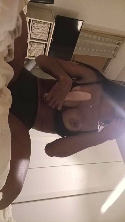 gleycekelly1 live cam on Cam4