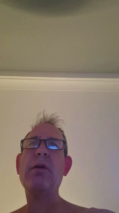 goneb4youknowit live cam on Cam4