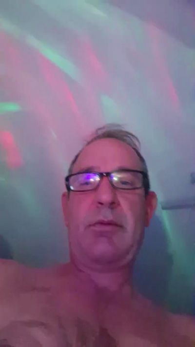 goneb4youknowit live cam on Cam4
