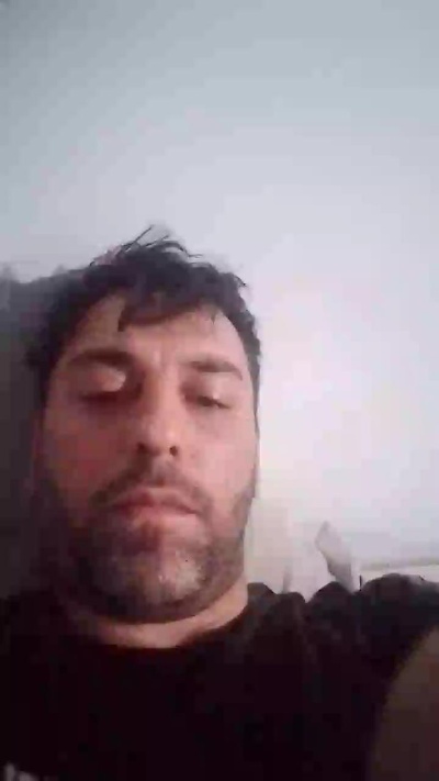 gonza3318 live cam on Cam4