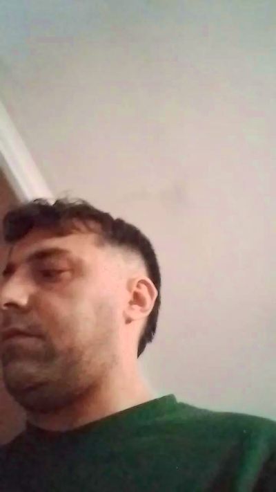 gonza3318 live cam on Cam4