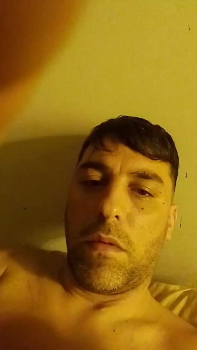 gonza3318 live cam on Cam4