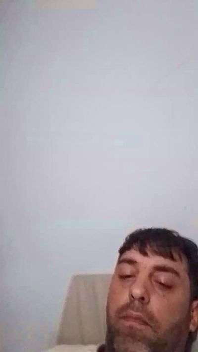 gonza3318 live cam on Cam4