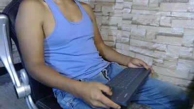 gonzalo441 live cam on Cam4