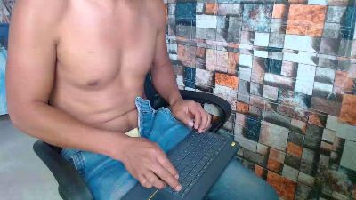 gonzalo441 live cam on Cam4
