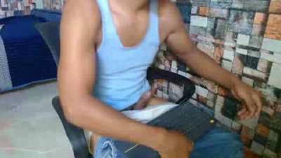 gonzalo441 live cam on Cam4