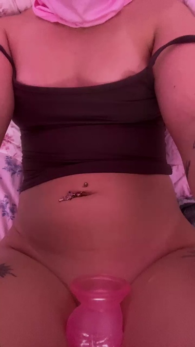 goodlilgirl live cam on Cam4