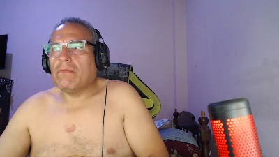 gorditobell31 live cam on Cam4
