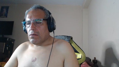 gorditobell31 live cam on Cam4
