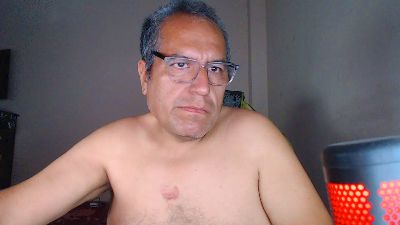 gorditobell31 live cam on Cam4