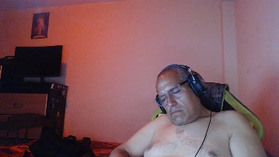 gorditobell31 live cam on Cam4