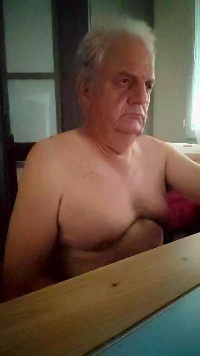gorillafun264 live cam on Cam4
