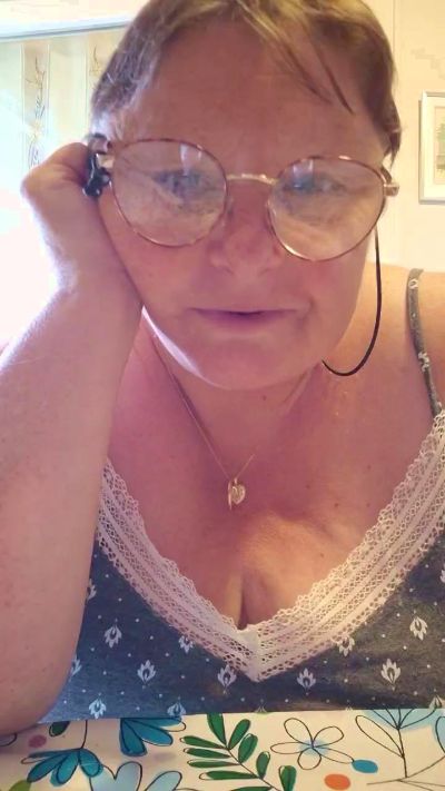 gourmande63 live cam on Cam4