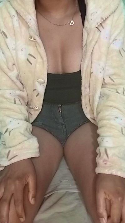 gracia31 live cam on Cam4