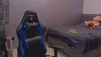 greekgod19 live cam on Cam4