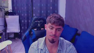 greekgod19 live cam on Cam4
