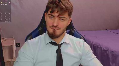 greekgod19 live cam on Cam4