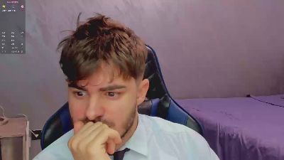greekgod19 live cam on Cam4
