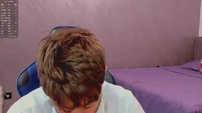 greekgod19 live cam on Cam4