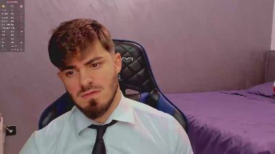 greekgod19 live cam on Cam4