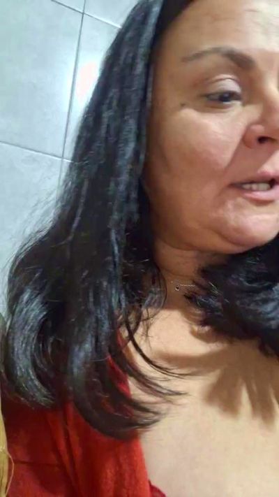 gretaswetty1 live cam on Cam4