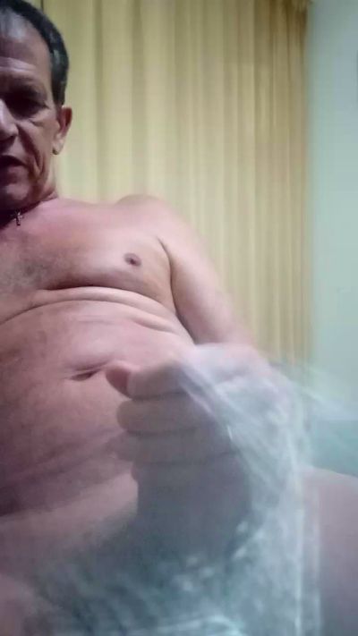 gspinoyeyahooe1 live cam on Cam4