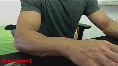 guardami2 live cam on Cam4