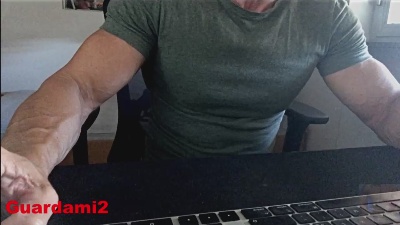 guardami2 live cam on Cam4