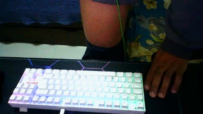 guigui2104 live cam on Cam4