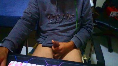 guigui2104 live cam on Cam4