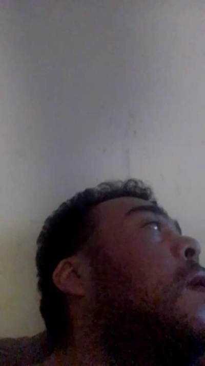 guillehot34sexy live cam on Cam4