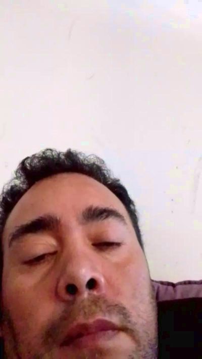guillehot34sexy live cam on Cam4