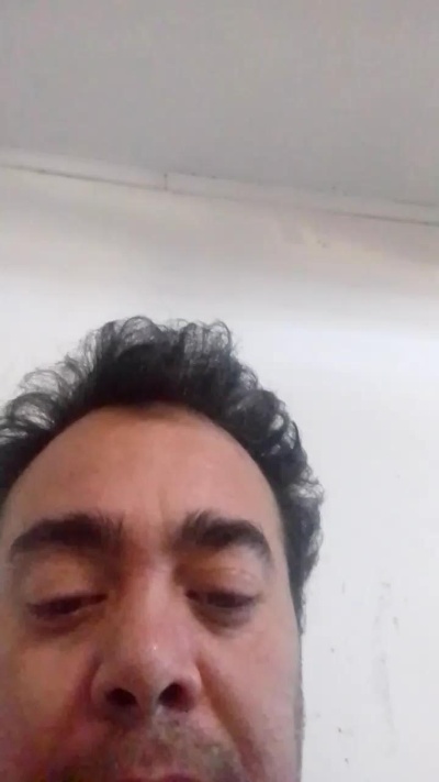 guillehot34sexy live cam on Cam4